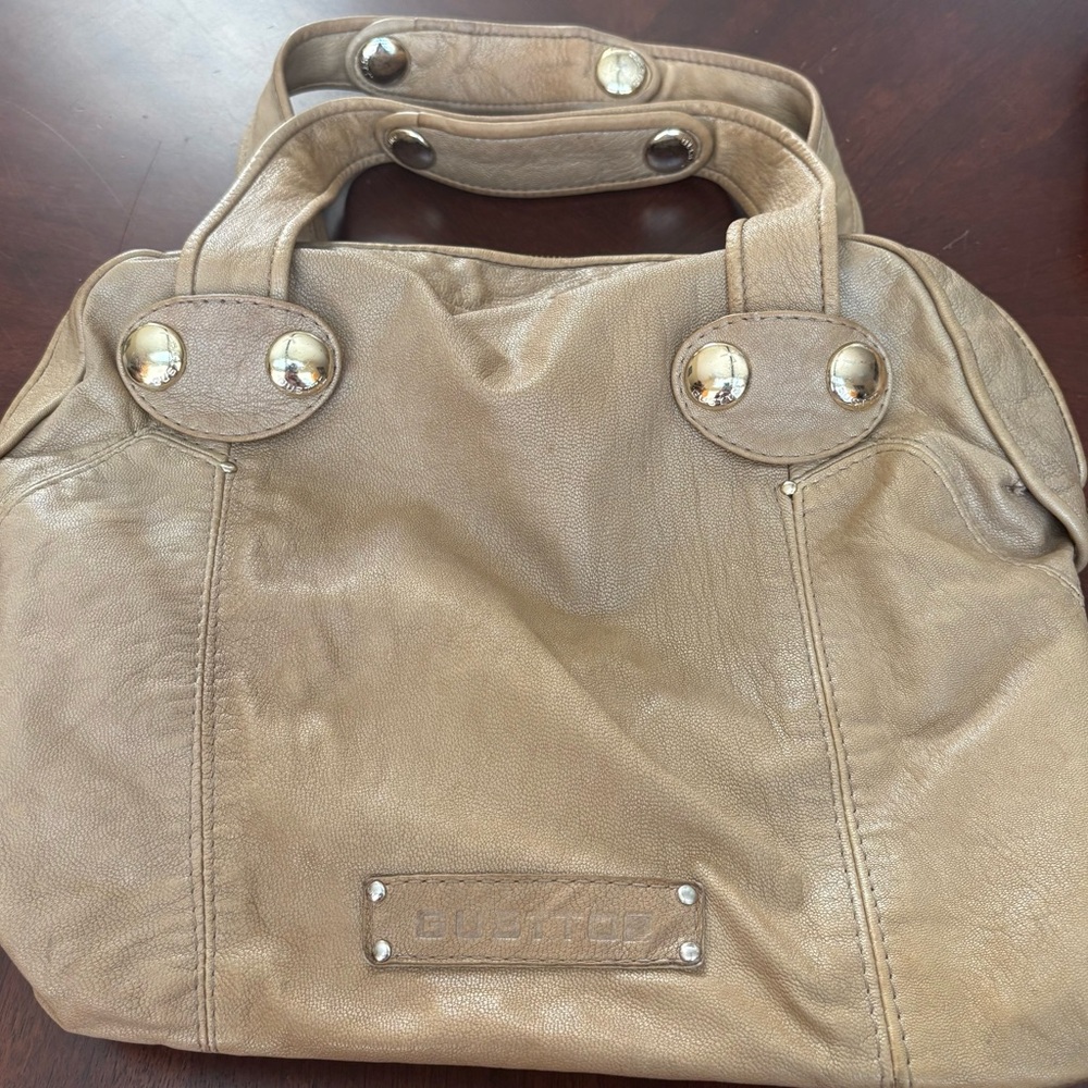 Luxurious Gustto Tan Women's Shoulder Bag